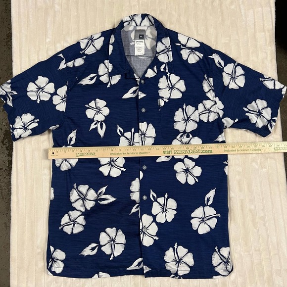 Quiksilver XL Blue/White Floral Flower Hibiscus Button Up Hawaiian Shirt - Picture 3 of 6